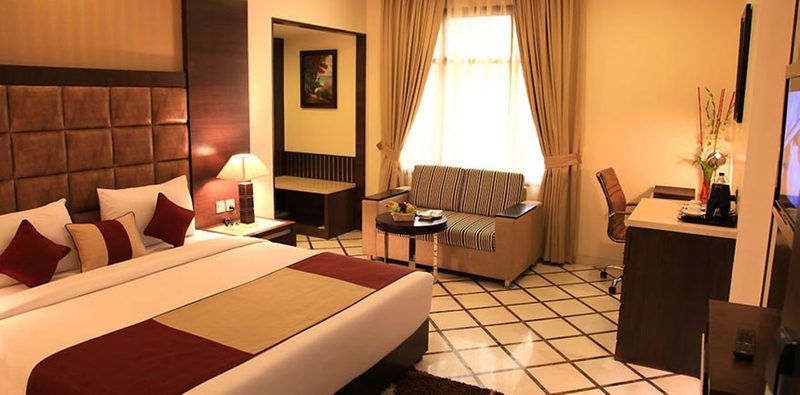 Hotel Florence Нью-Дели Экстерьер фото
